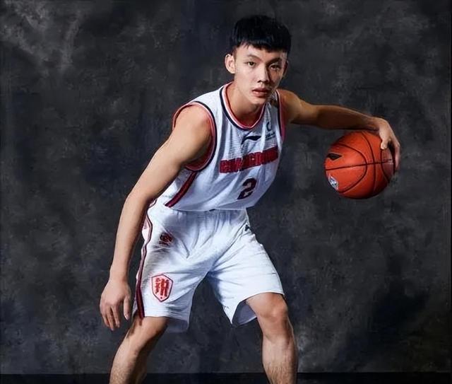 包含中国职业篮球联赛球员技战术精湛的词条