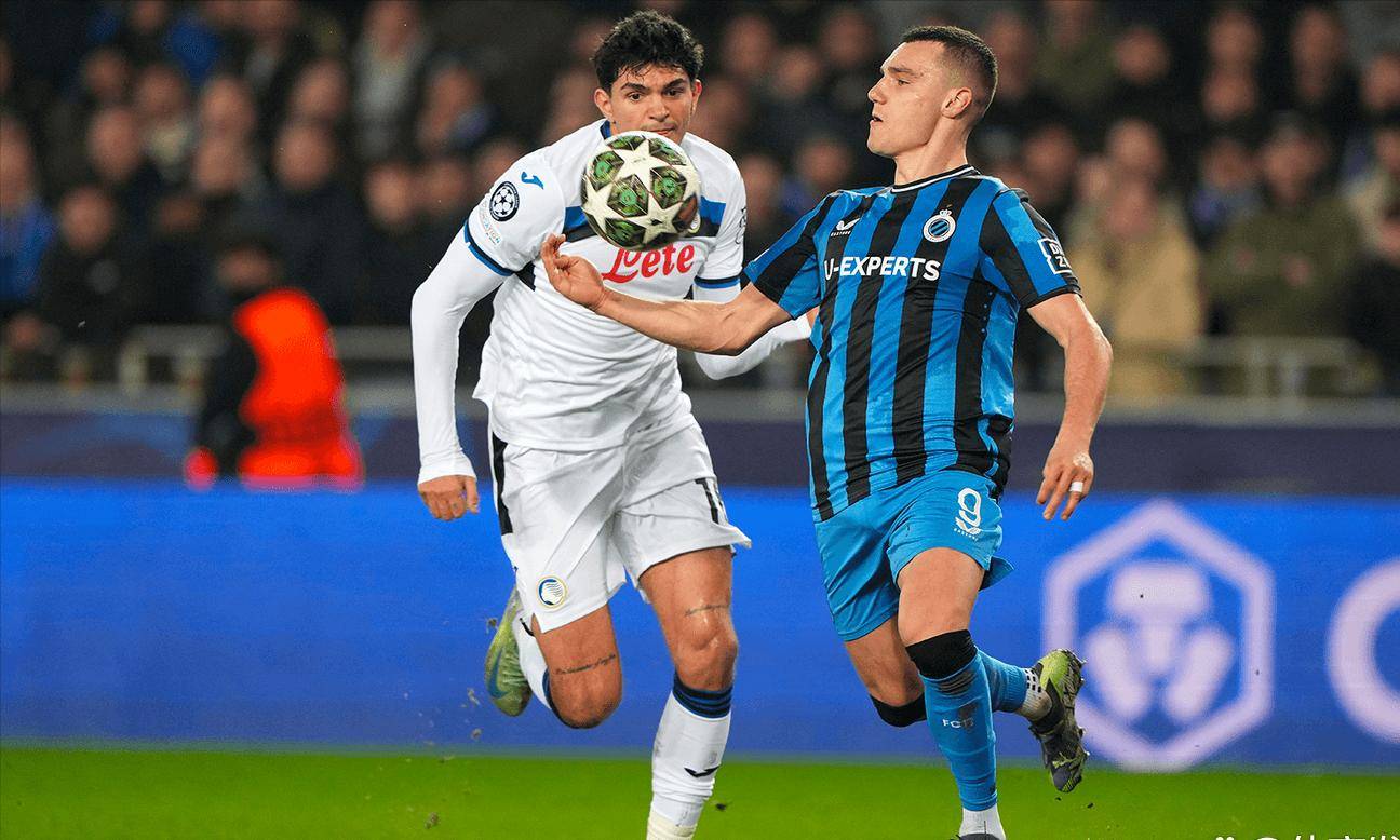 切尔西赛前列队欢迎AC米兰，尊重对手尽显风度！